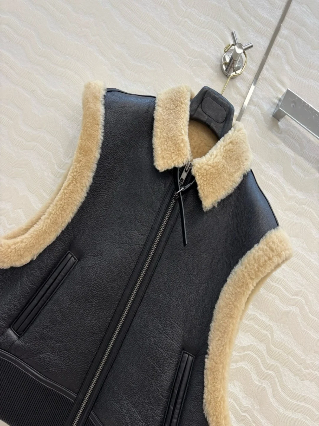 Жилет из натуральной овчины - Фотография_3