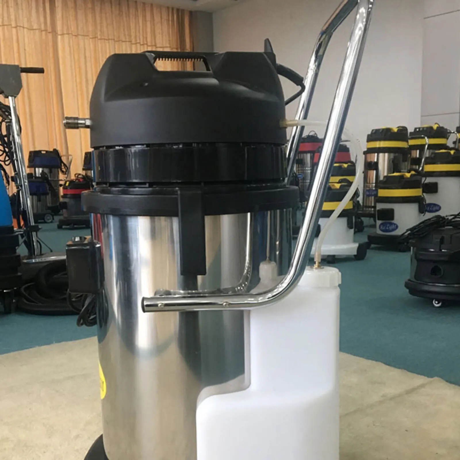 Коммерческая машина для чистки ковров на 60 л