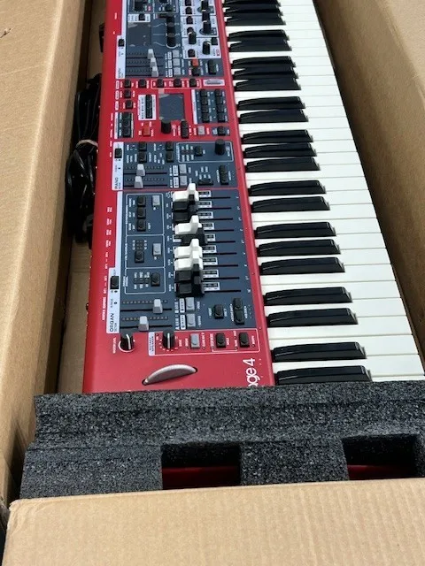 Компактное цифровое сценическое