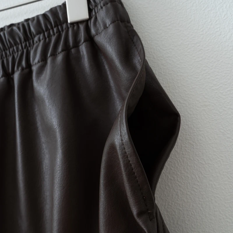 Женские брюки из искусственной кожи - Фотография_5