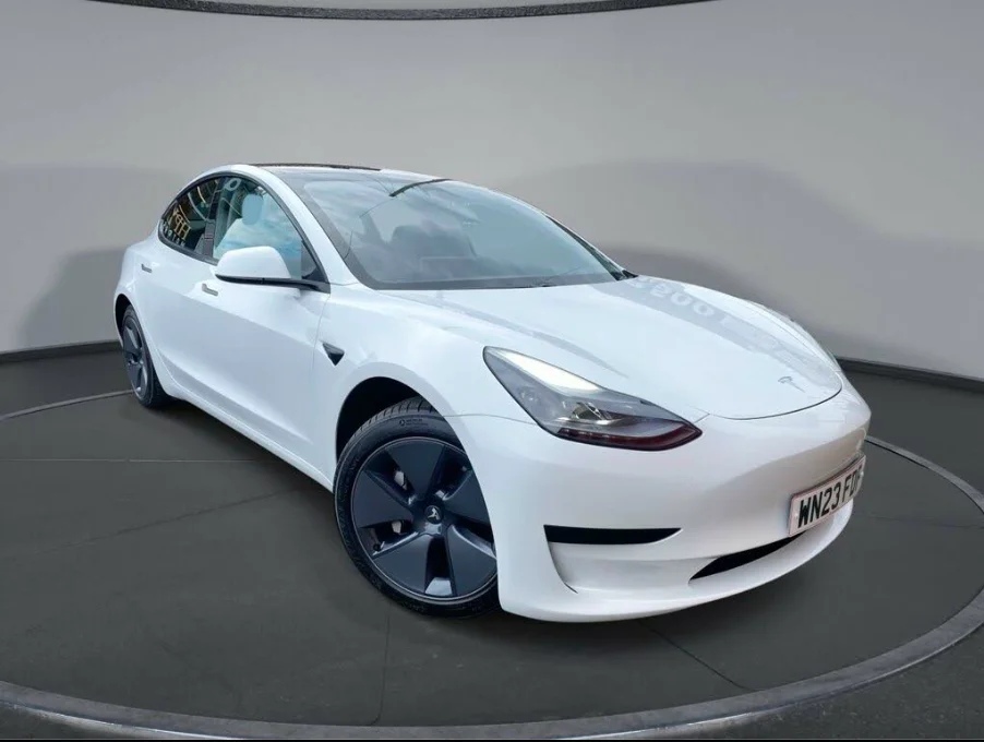 Tesla model 3 e rwd (241bhp) электрический автомобиль