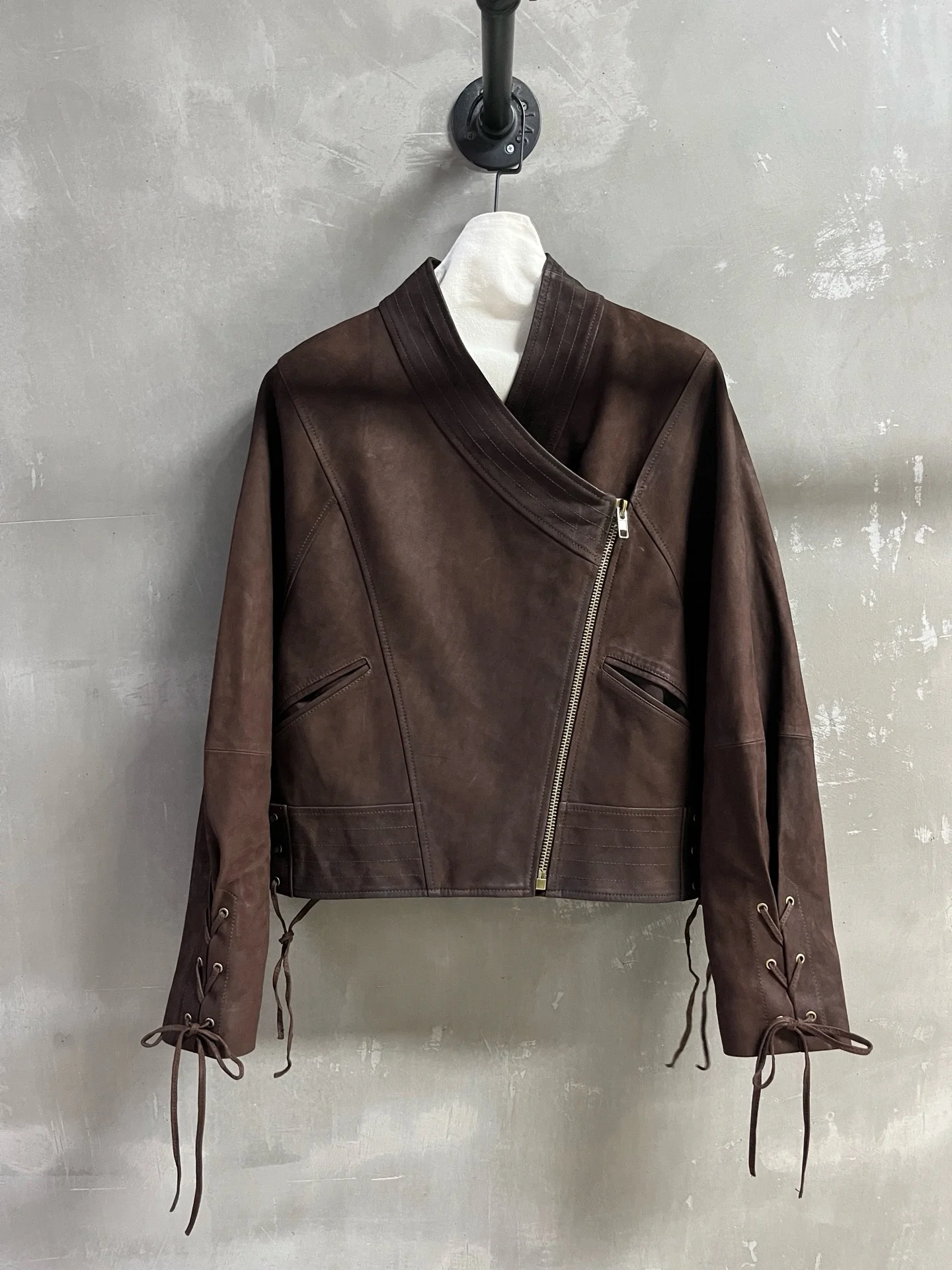 Новые товары ранней осени: винтажная высококачественная кожаная куртка - Фотография_6