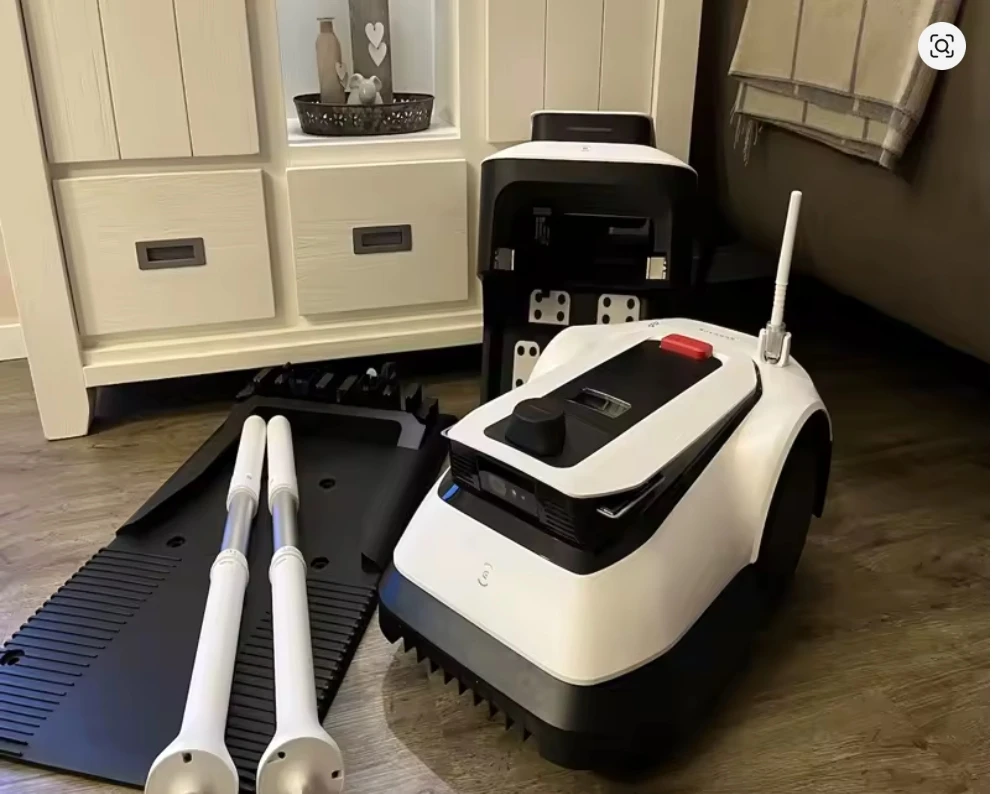 Беспроводная роботизированная газонокосилка - 0