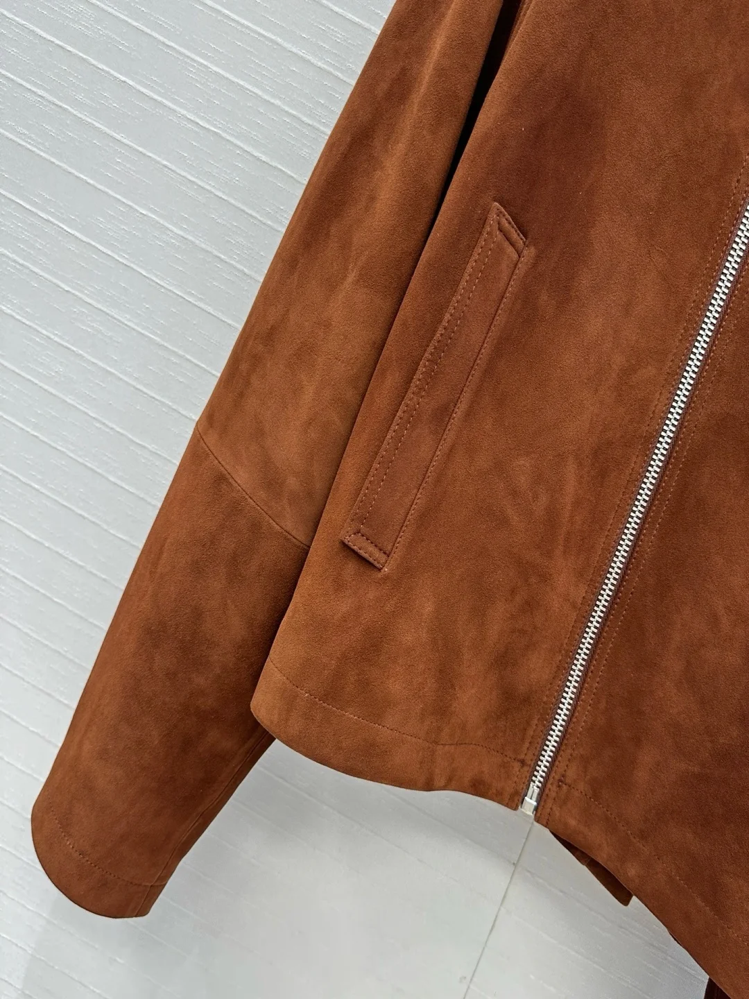 Замшевая мотокуртка - Фотография_5