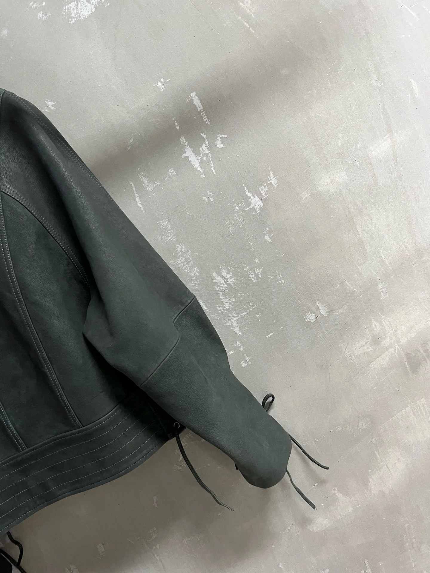 Новые товары ранней осени: винтажная высококачественная кожаная куртка - Фотография_4