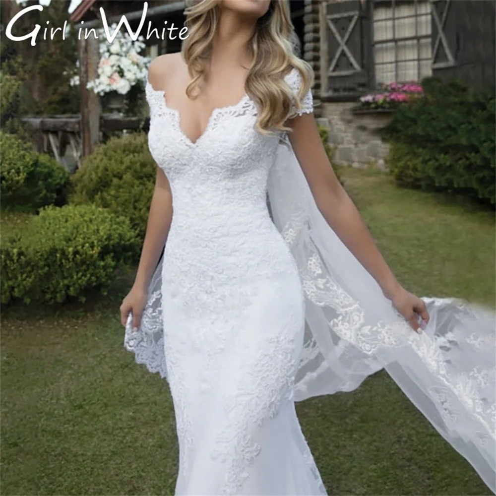 Элегантное свадебное платье с кружевной аппликацией - Фотография_4