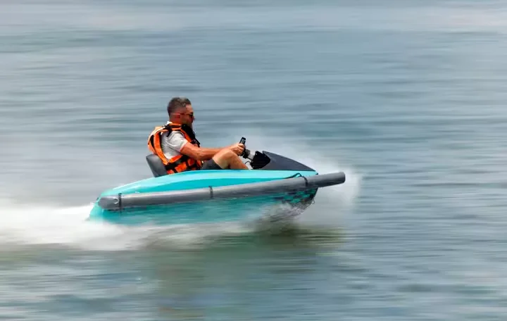 Маленькие скоростные лодки с тройной литиевой батареей