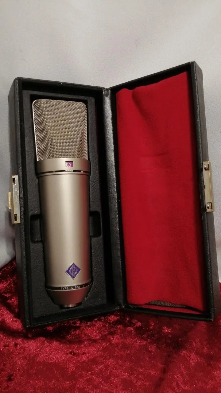 Конденсаторный микрофон neumann