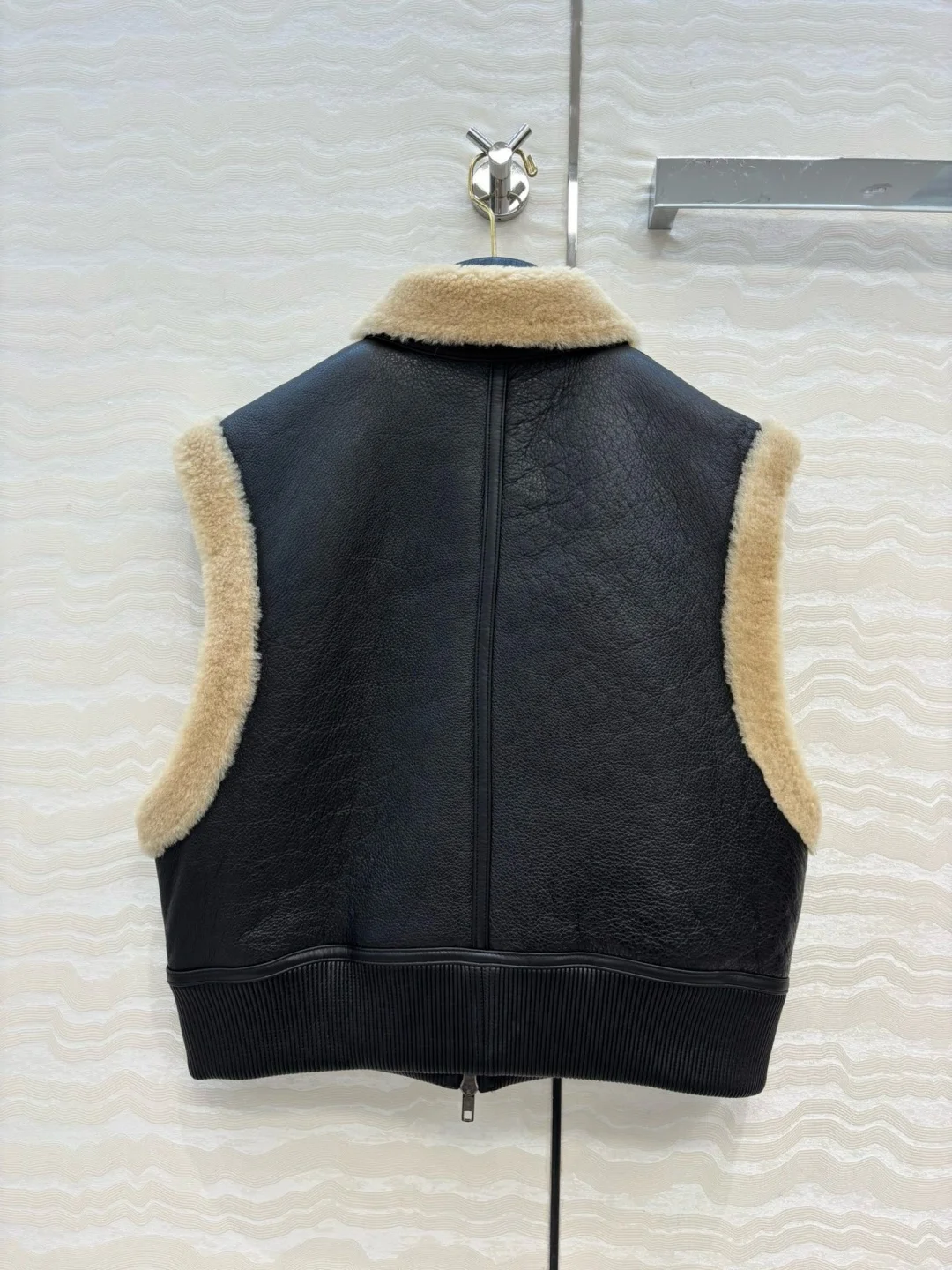 Жилет из натуральной овчины - Фотография_2