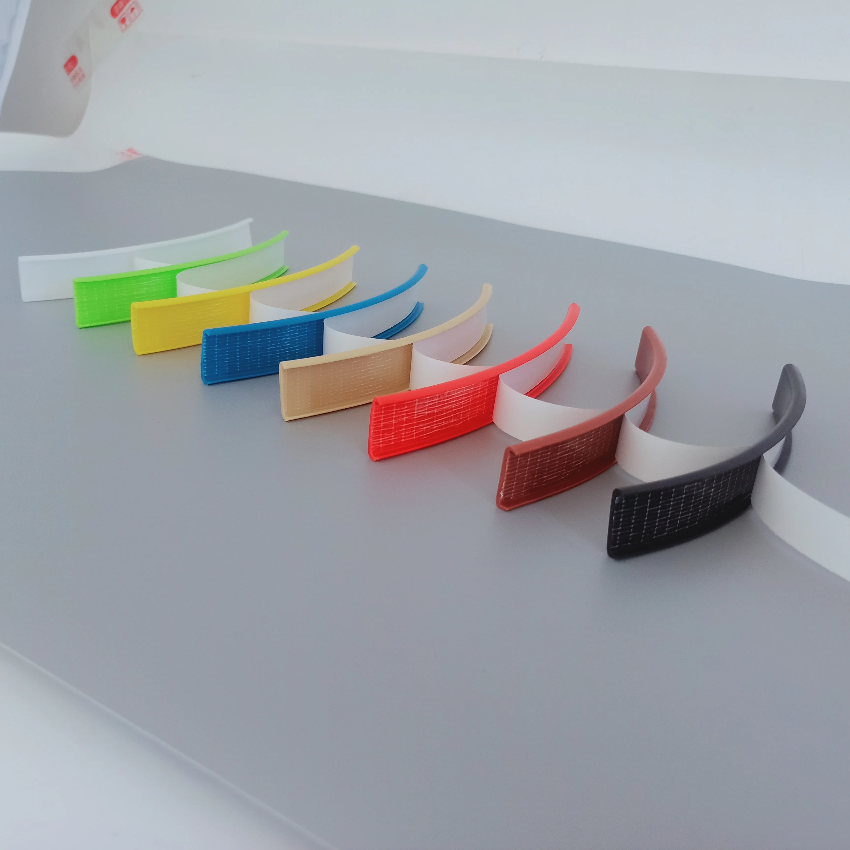 U-образная кромка для мебельной панели - Фотография_3