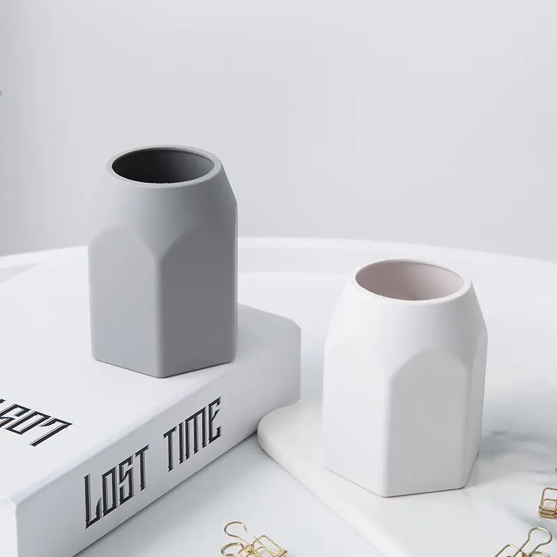 Настольная подставка для карандашей - Фотография_2