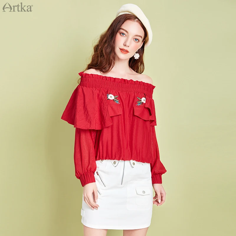 Женская блузка с вышивкой artka