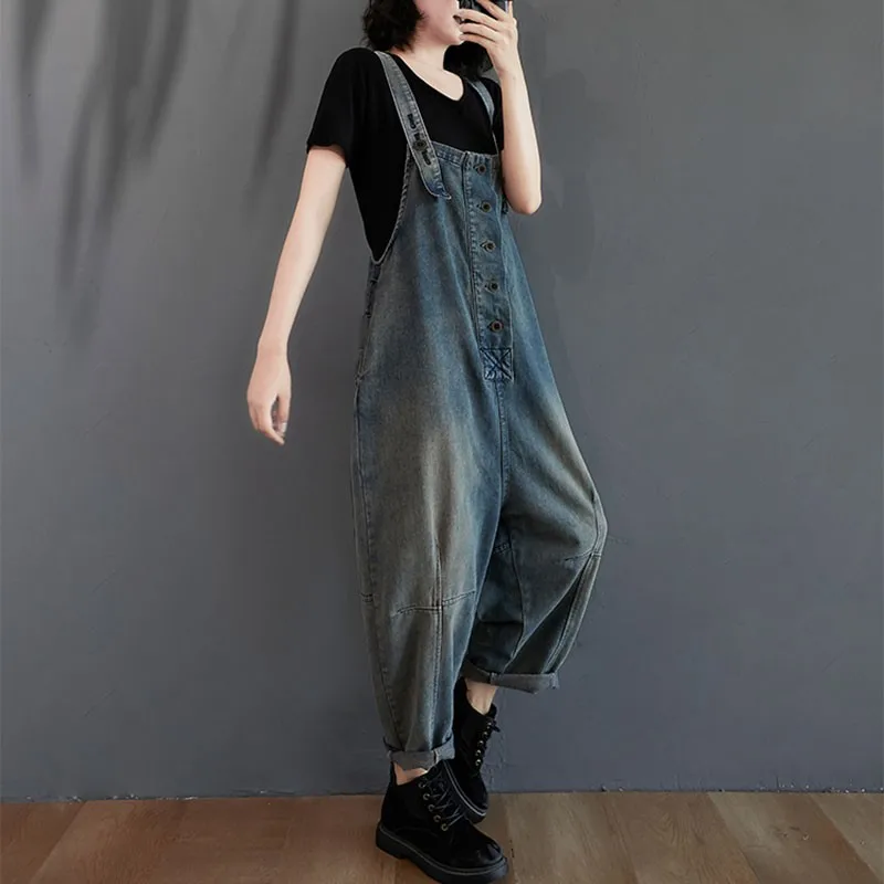 Женский джинсовый комбинезон - Фотография_3