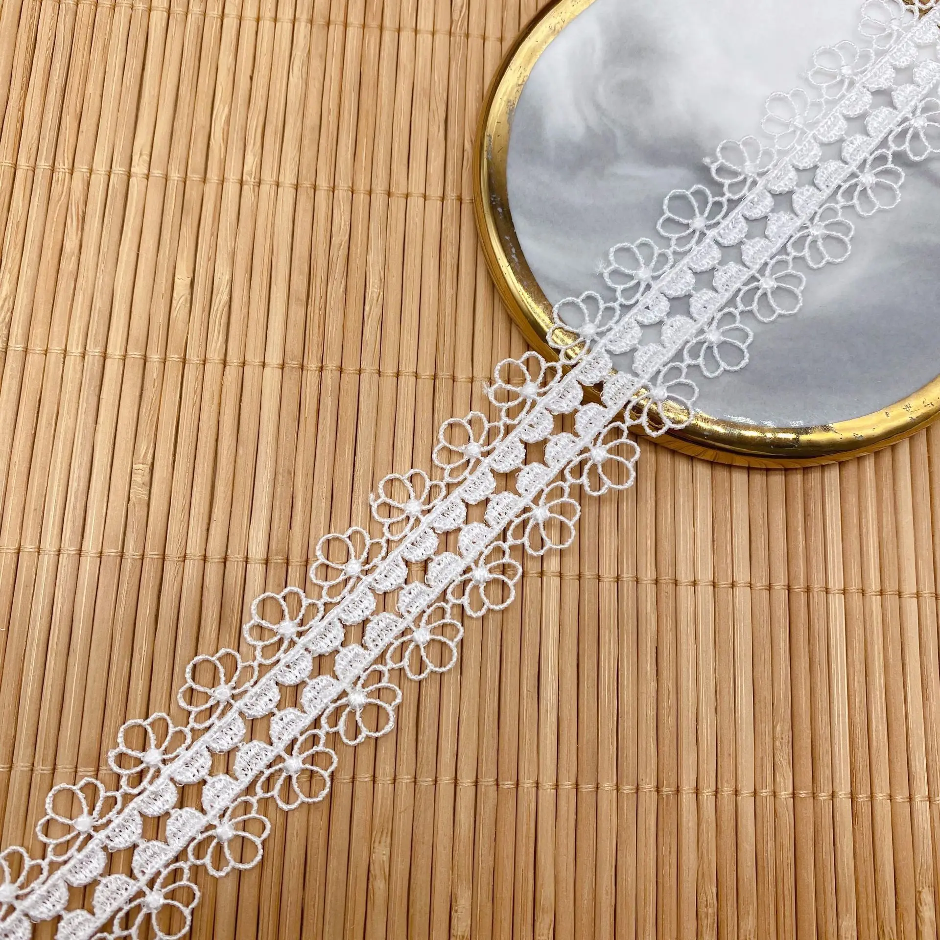 Двусторонняя полая цветочная кружевная ткань с отделкой - Фотография_6