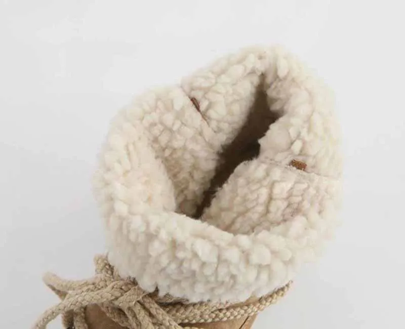 Женские ботинки со шнуровкой - Фотография_4