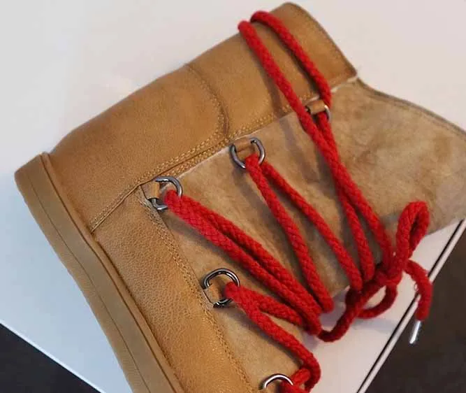 Женские ботинки со шнуровкой - Фотография_6