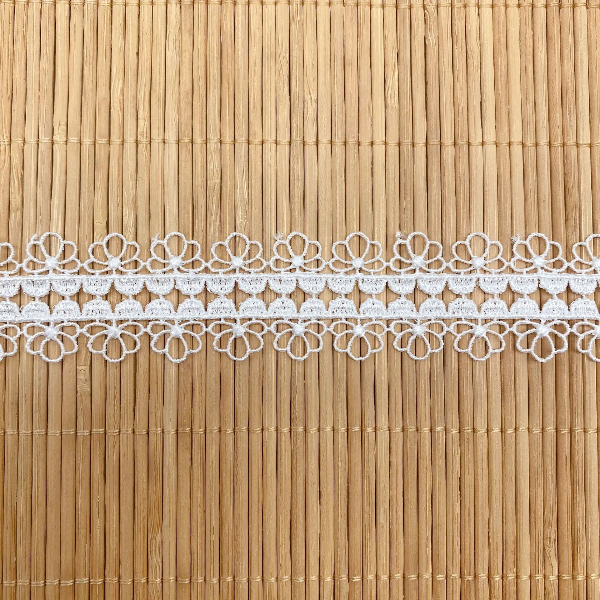 Двусторонняя полая цветочная кружевная ткань с отделкой - Фотография_5