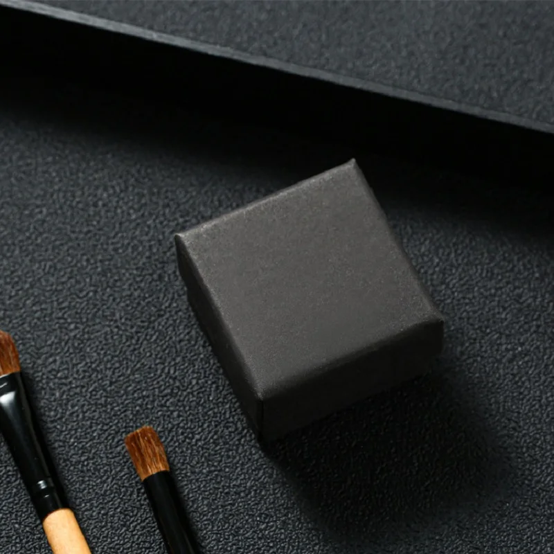 Черная крафт-подарочная коробка для ювелирных изделий - Фотография_4