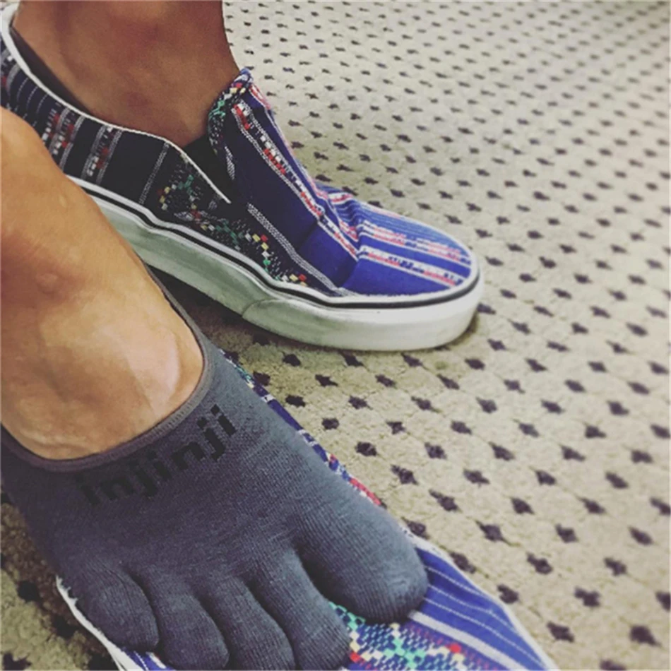 Injinji спортивные легкие кроссовки со скрытыми носками - Фотография_3