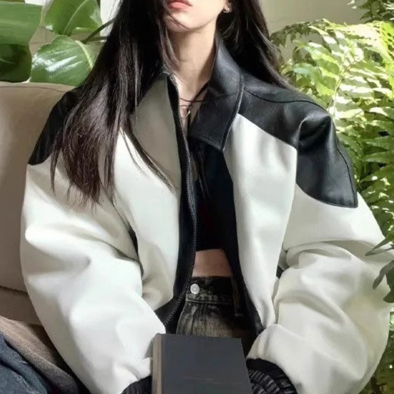 Американская винтажная черно-белая кожаная мотоциклетная куртка для женщин - Фотография_5