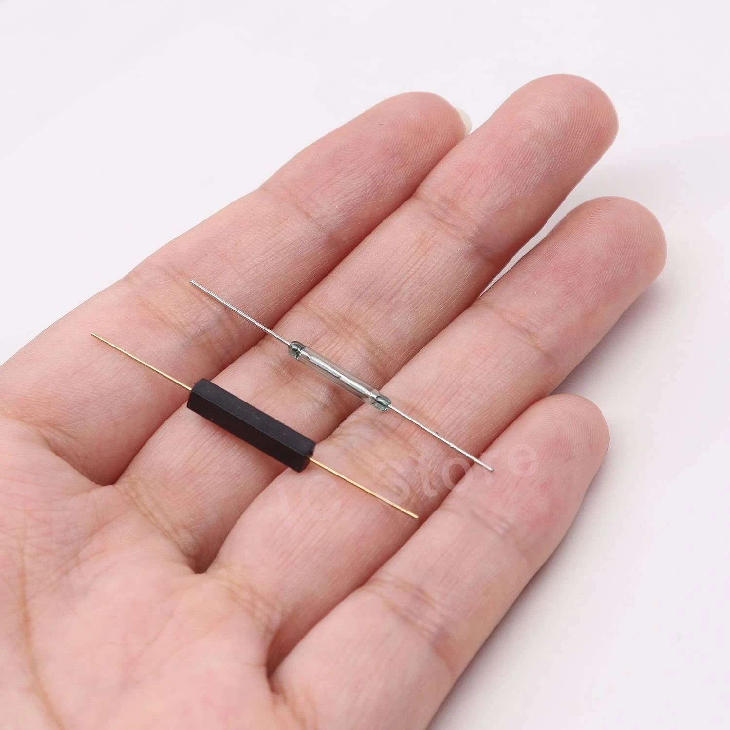 Герконовый магнитный переключатель - Фотография_6