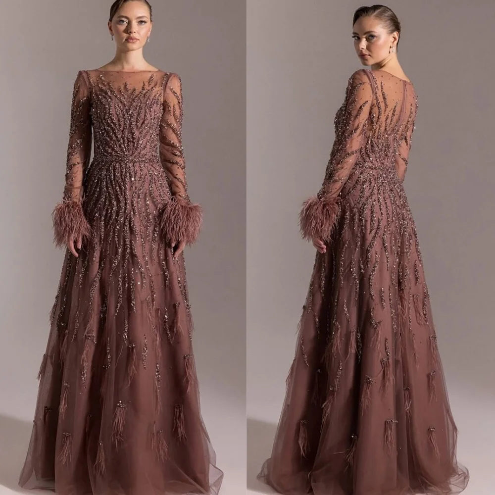 Изысканные платья знаменитостей