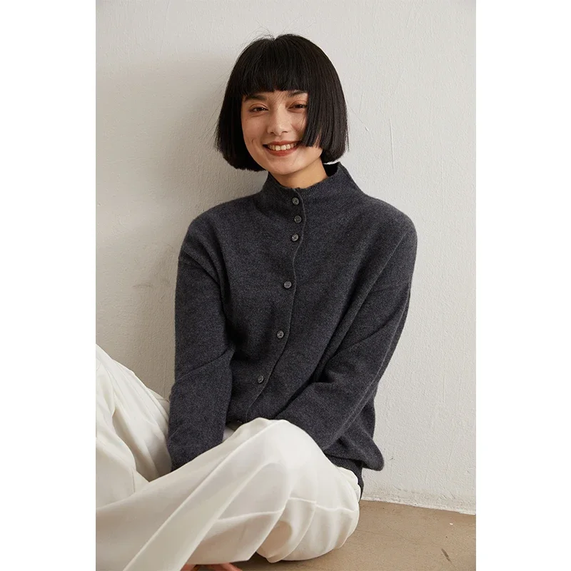 Женский приталенный шерстяной кардиган с полувысоким воротником - Фотография_6