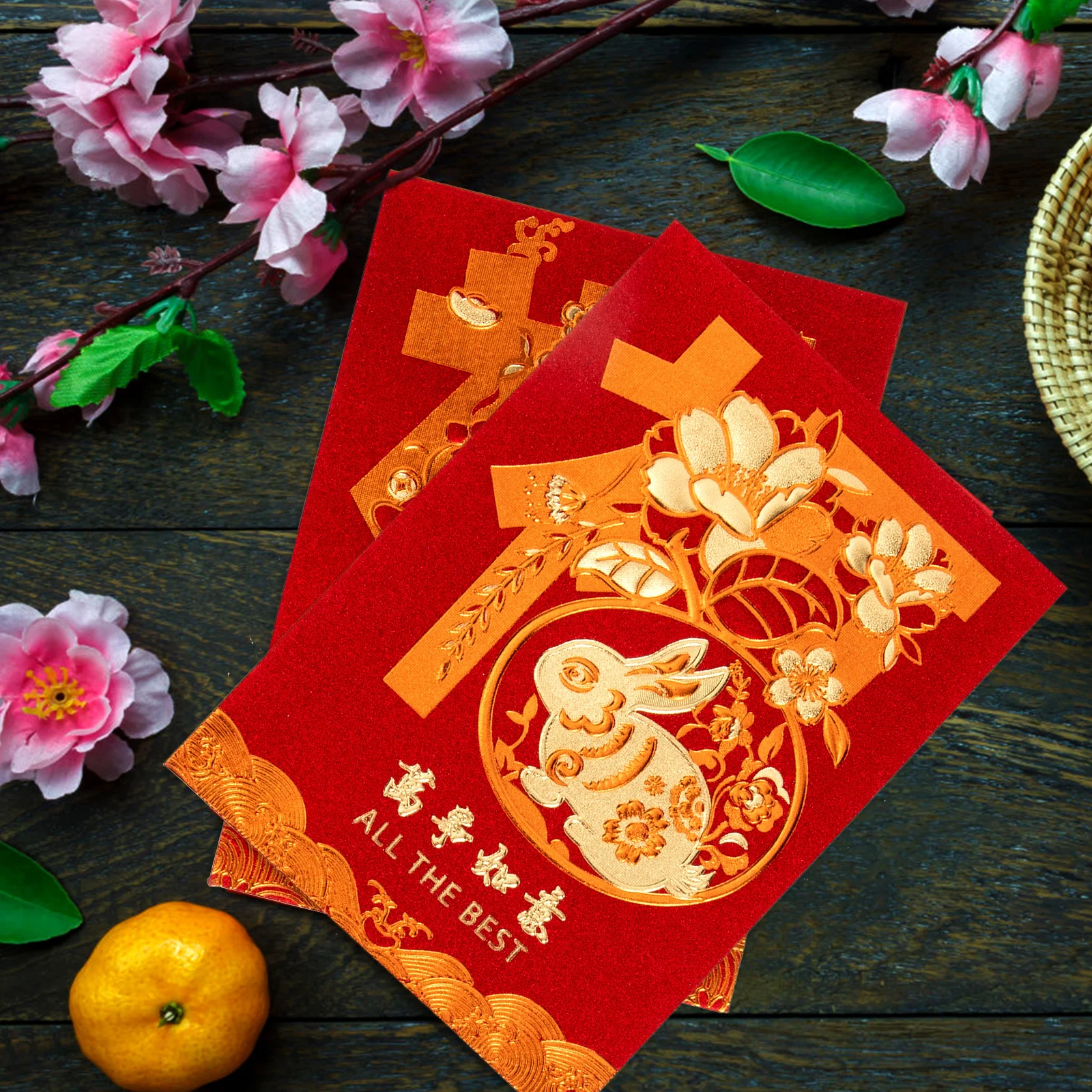 Красные конверты в китайском стиле