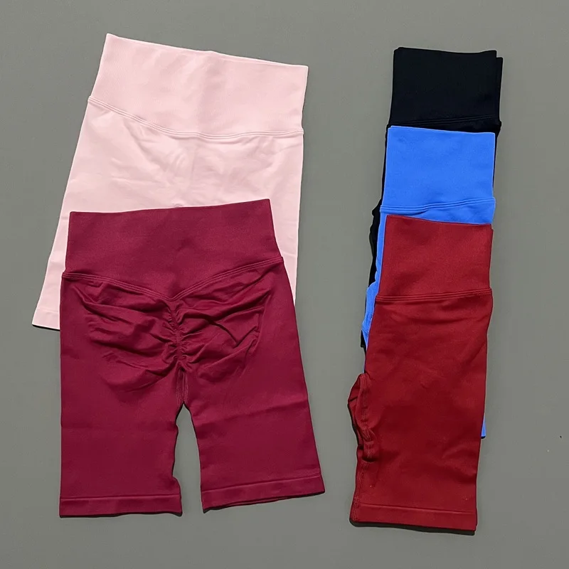 Спортивные шорты без логотипа - Фотография_2