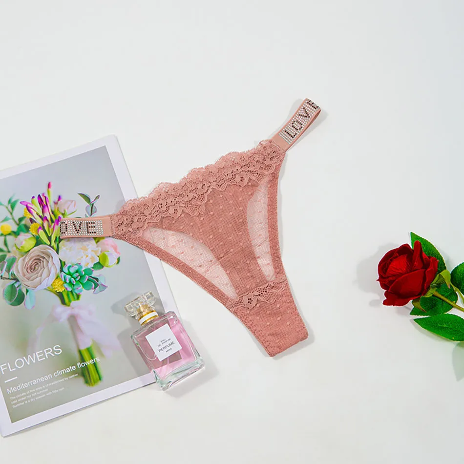 Элегантные модные женские трусики из кружева и сверкающих кристаллов - Фотография_2