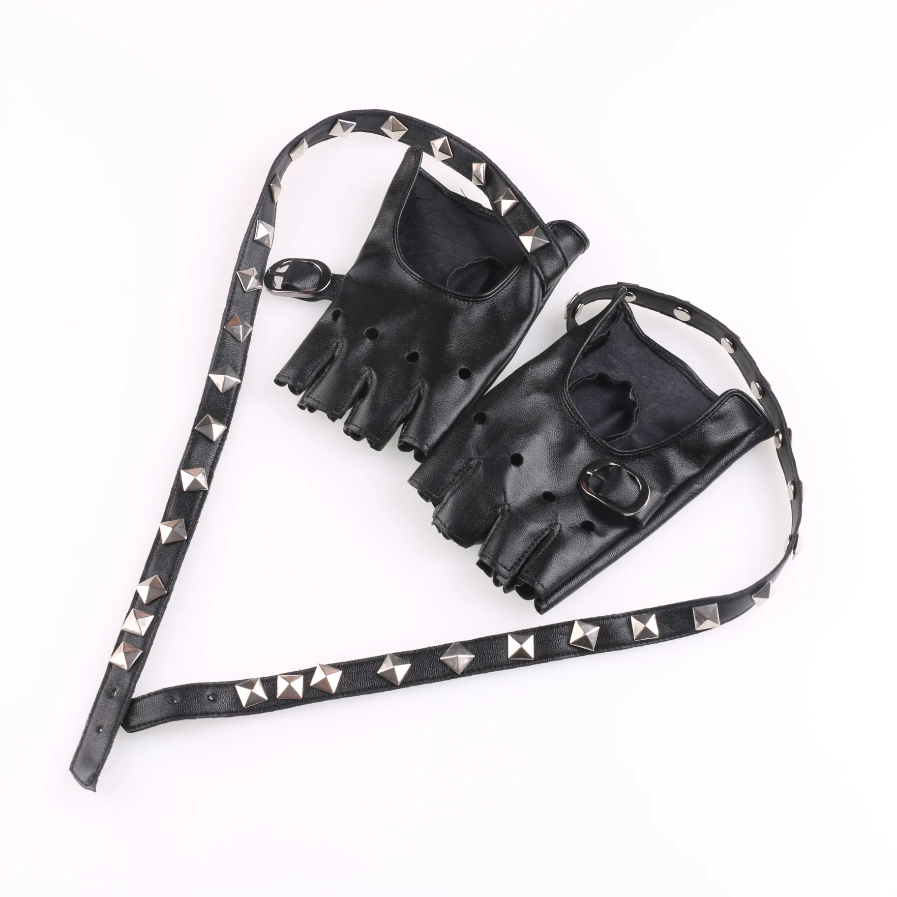 Женские перчатки с заклепками - Фотография_3