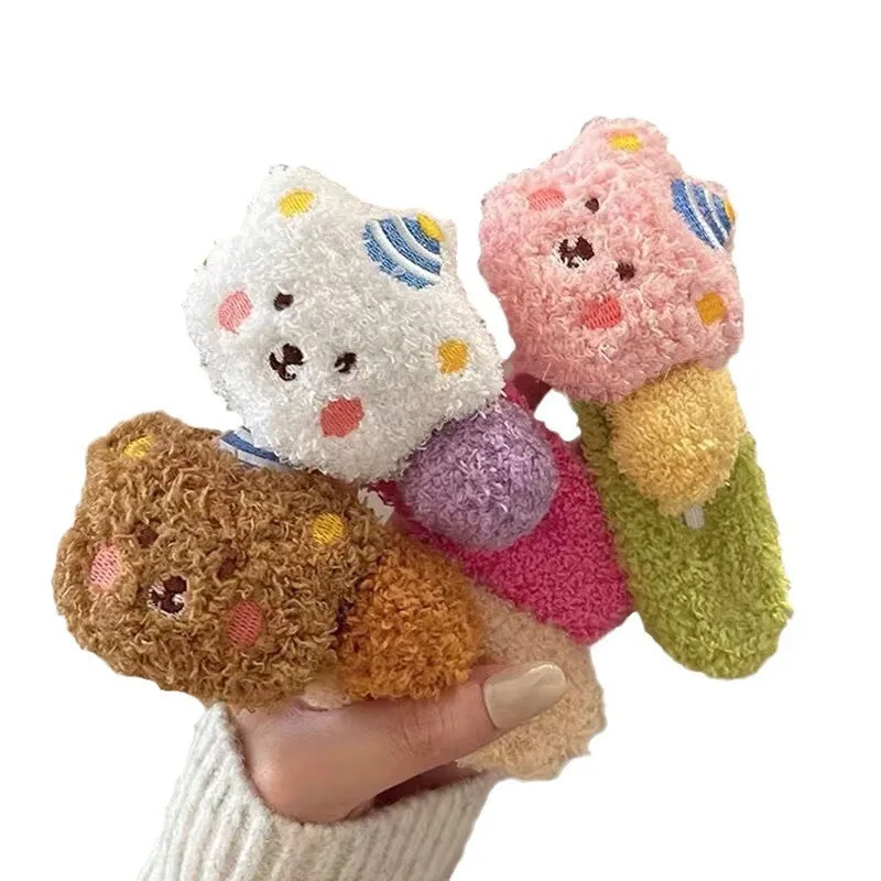 Плюшевая боковая заколка с мультяшным медведем - Фотография_6