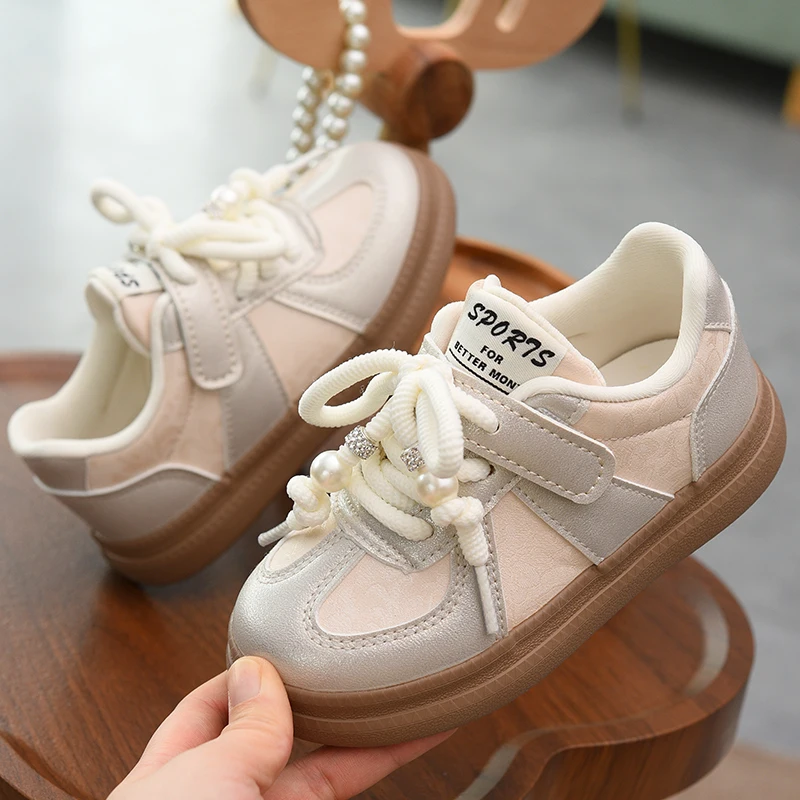 Детские кроссовки