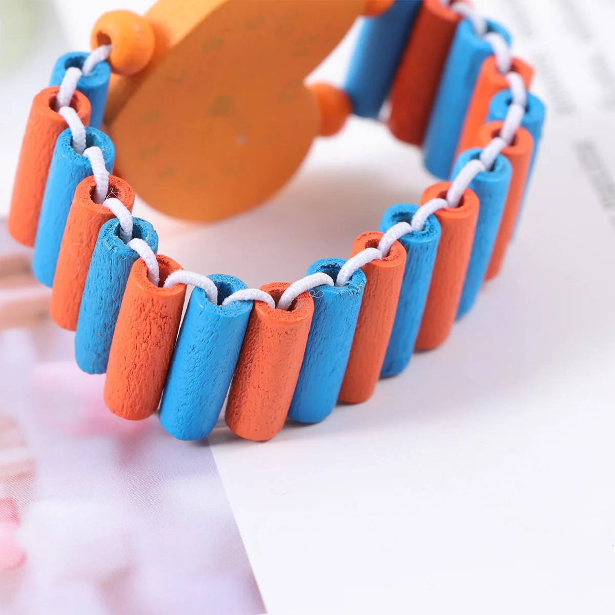 Деревянный детский браслет с героями мультфильмов