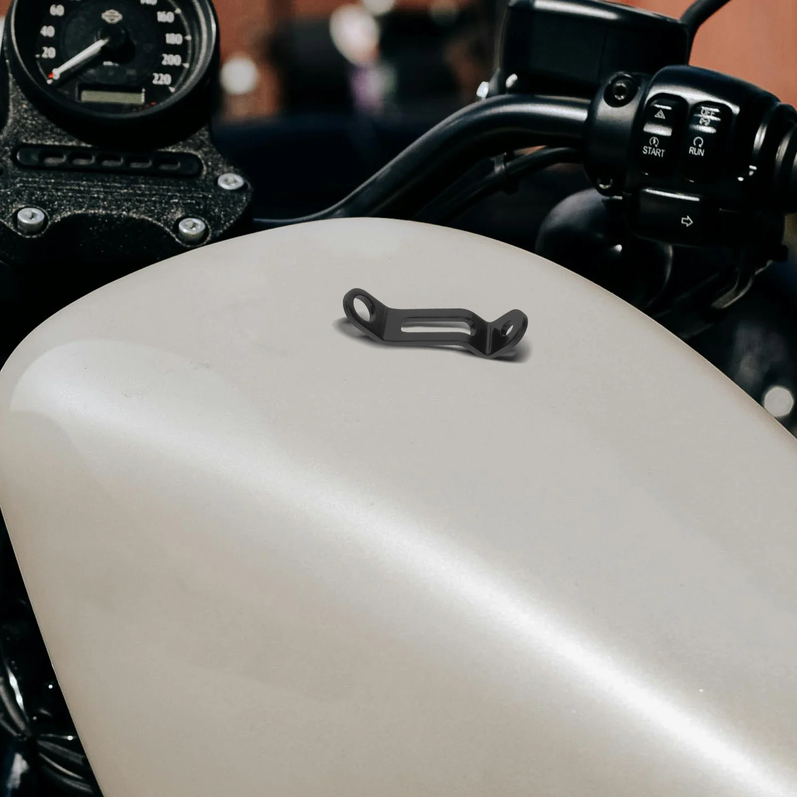 Держатель резервуара для тормозной жидкости мотоцикла - Фотография_4