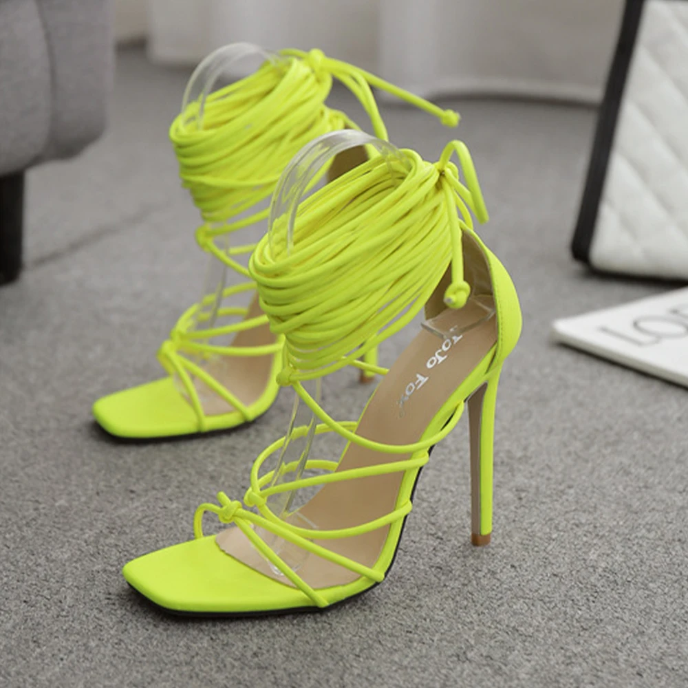 Женские босоножки на каблуке с - Фотография_5