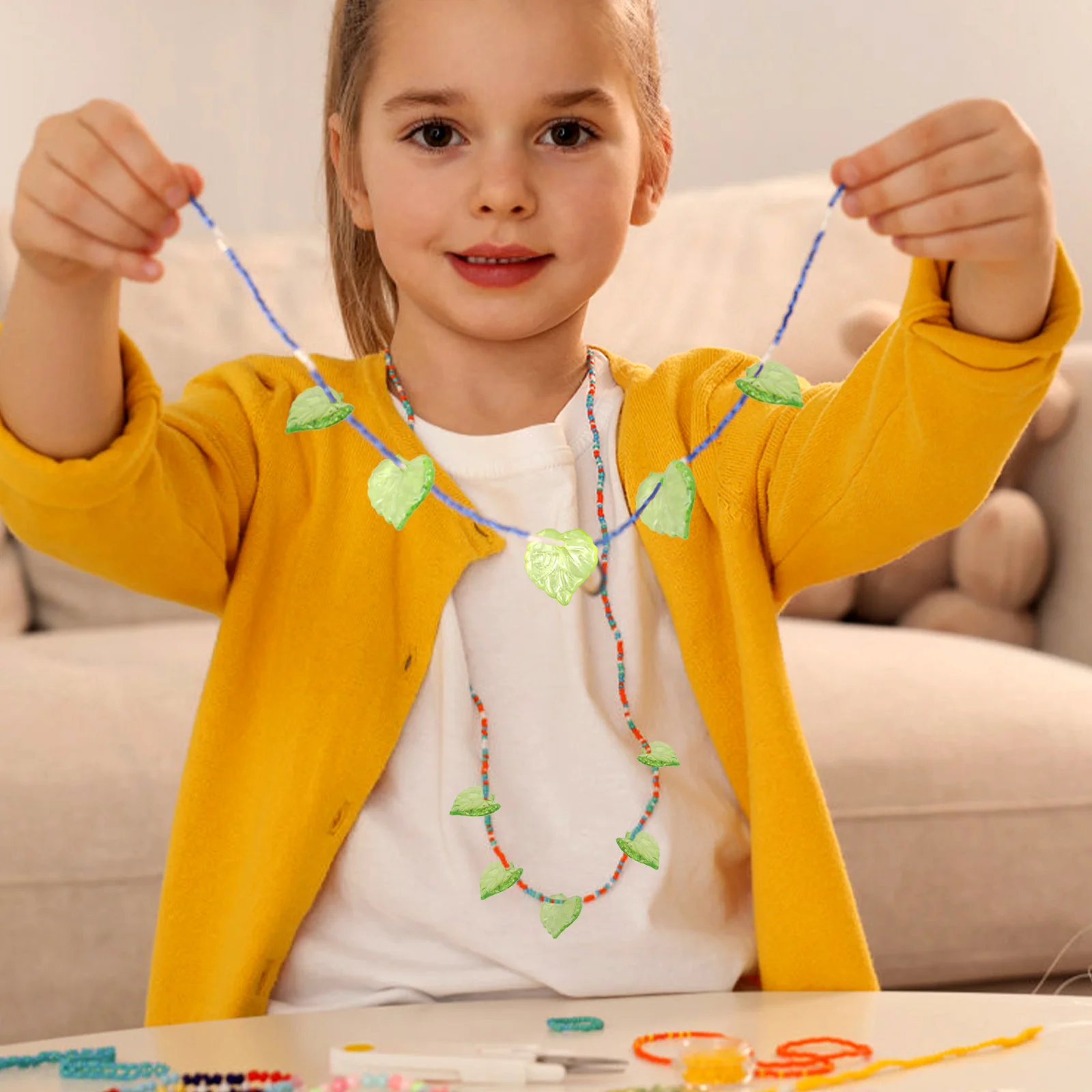 Акриловые серьги-подвески в виде листьев - Фотография_3