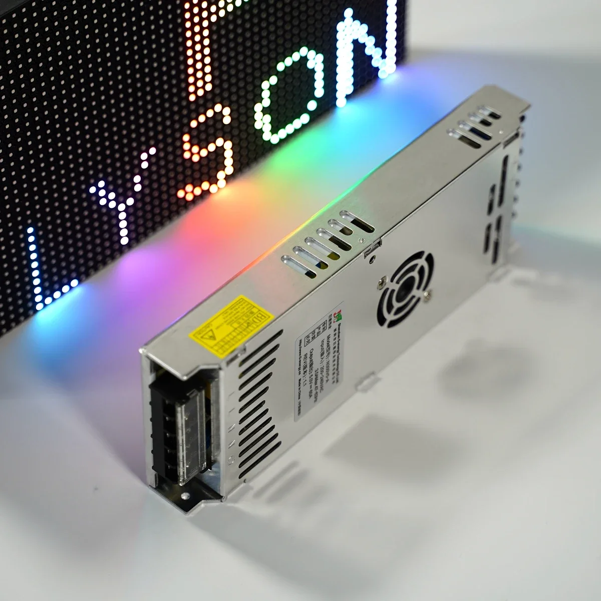 N300v5-a полноцветный модуль rgb