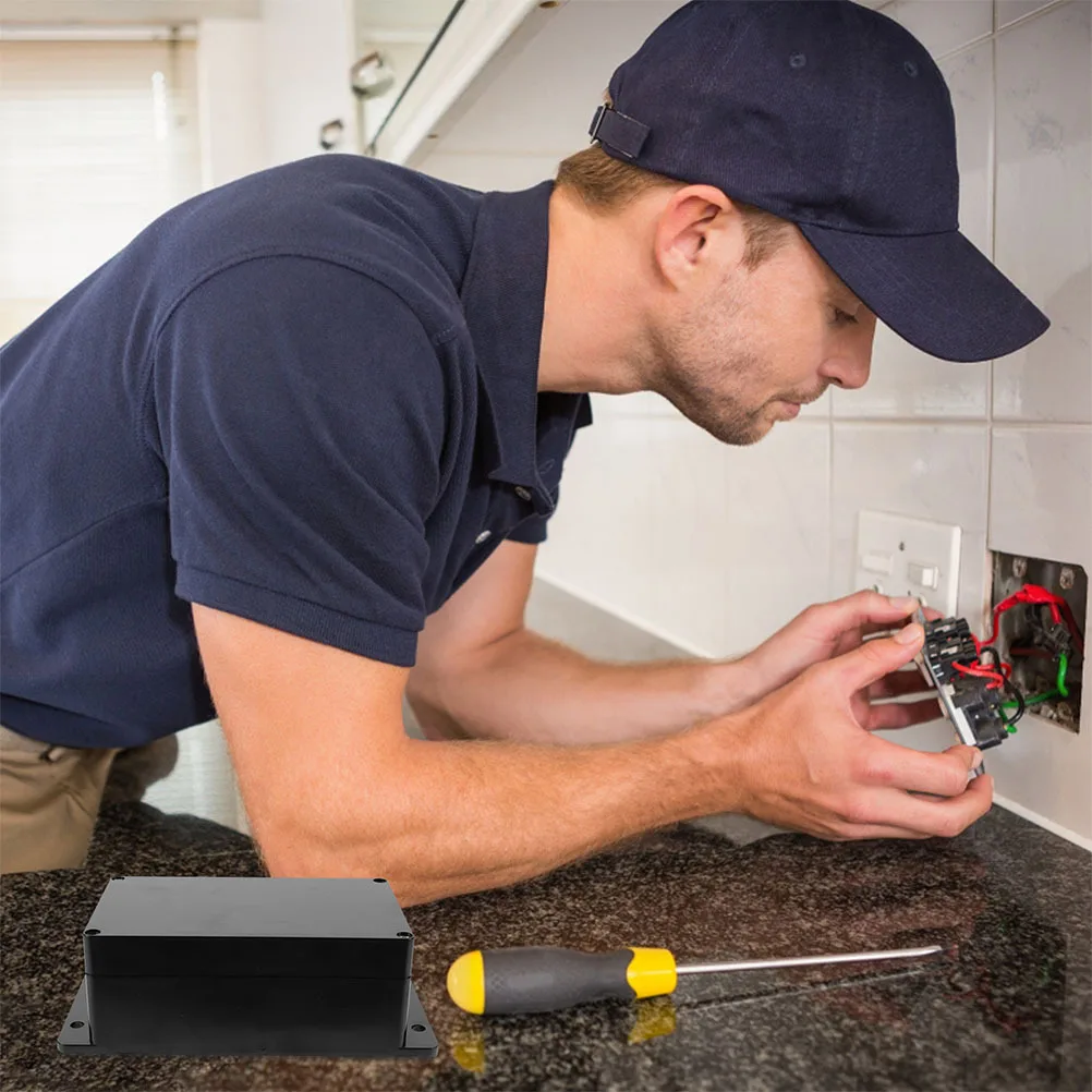 Маленькая водонепроницаемая коробка