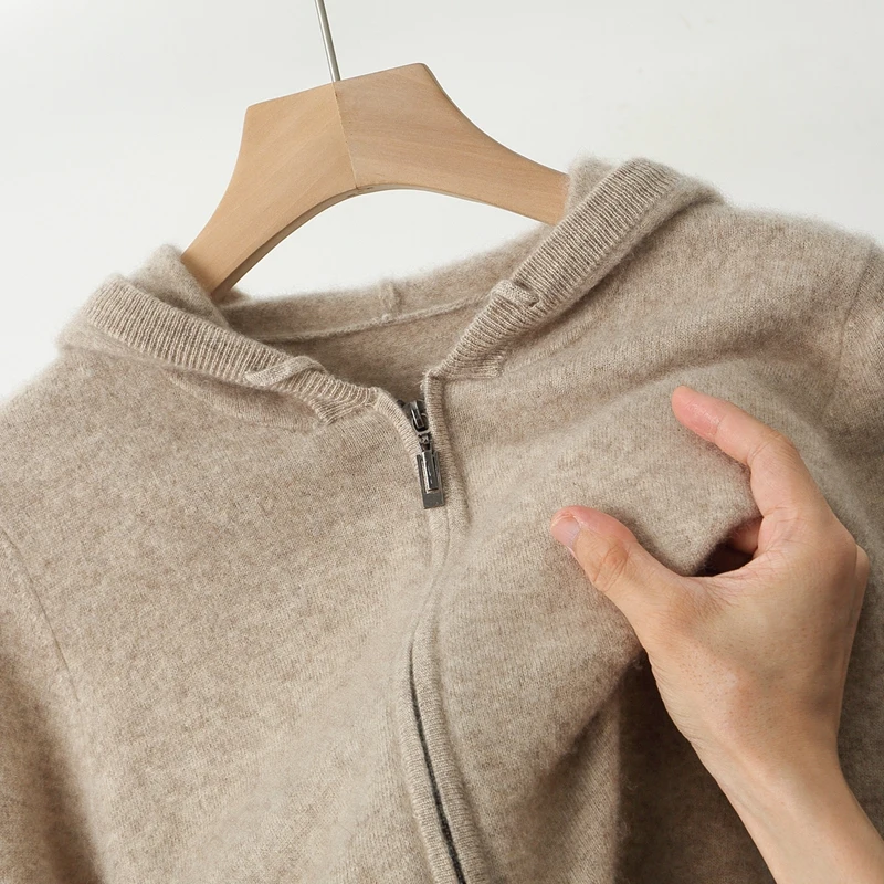 Мужской вязаный кардиган с капюшоном - Фотография_4