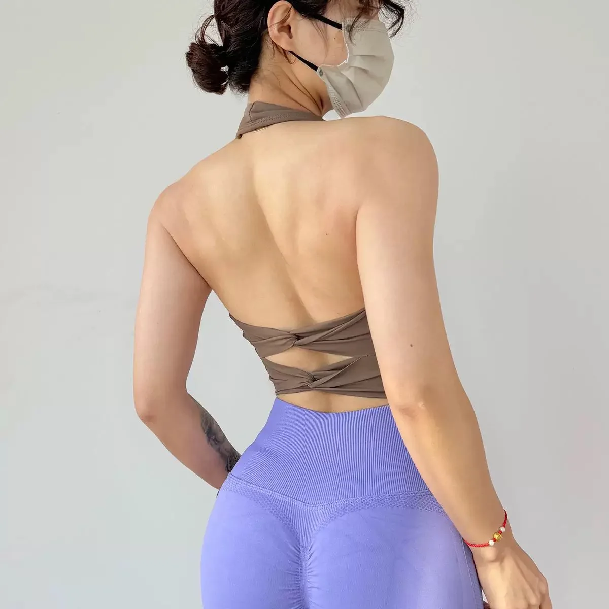 Женский спортивный бюстгальтер - Фотография_2