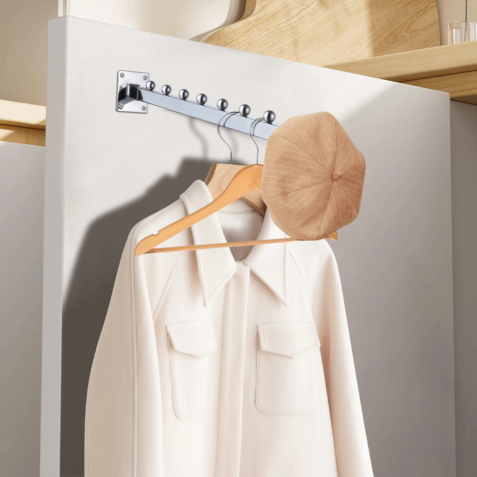 Настенная вешалка для одежды с квадратными бусинами