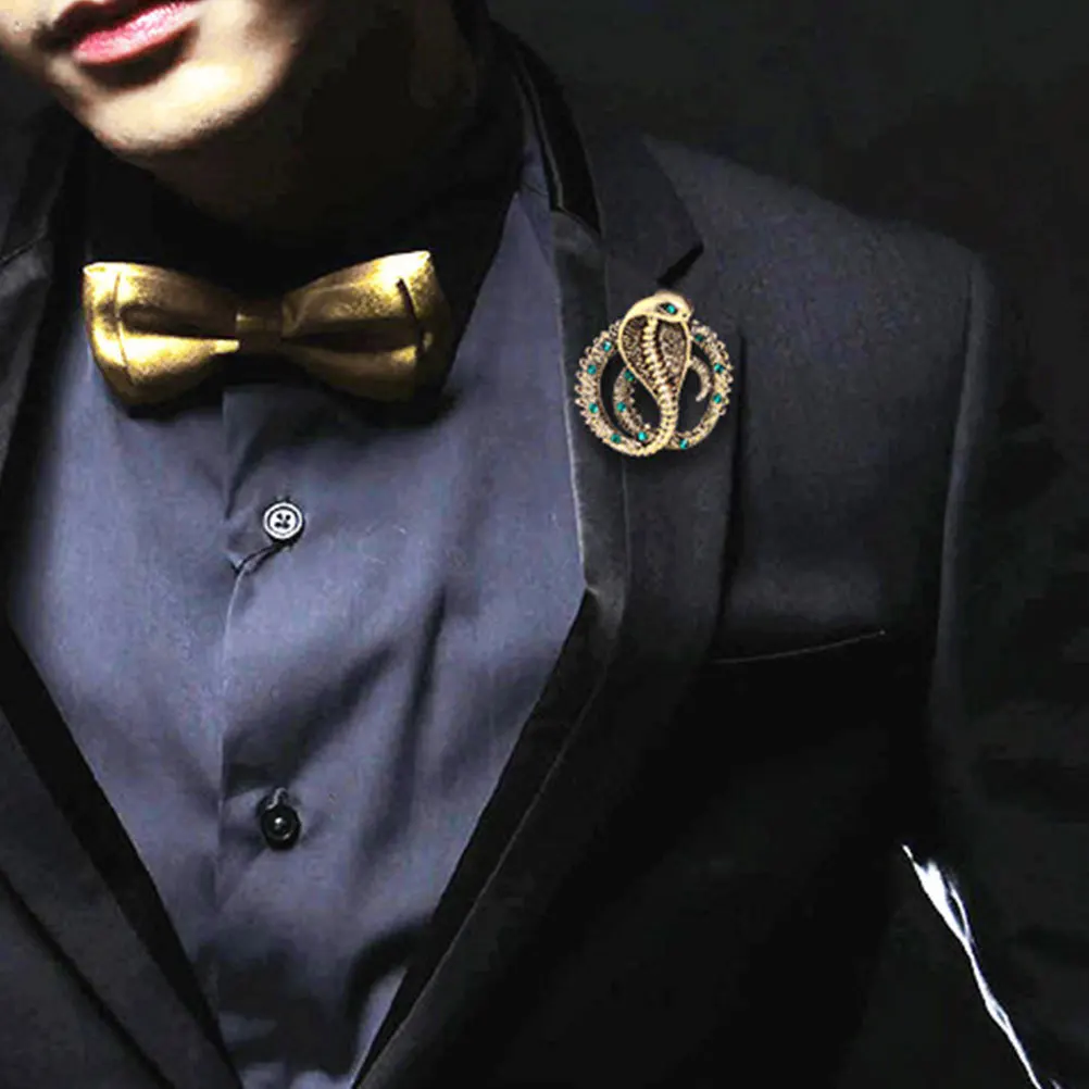 Брошь в форме змеи