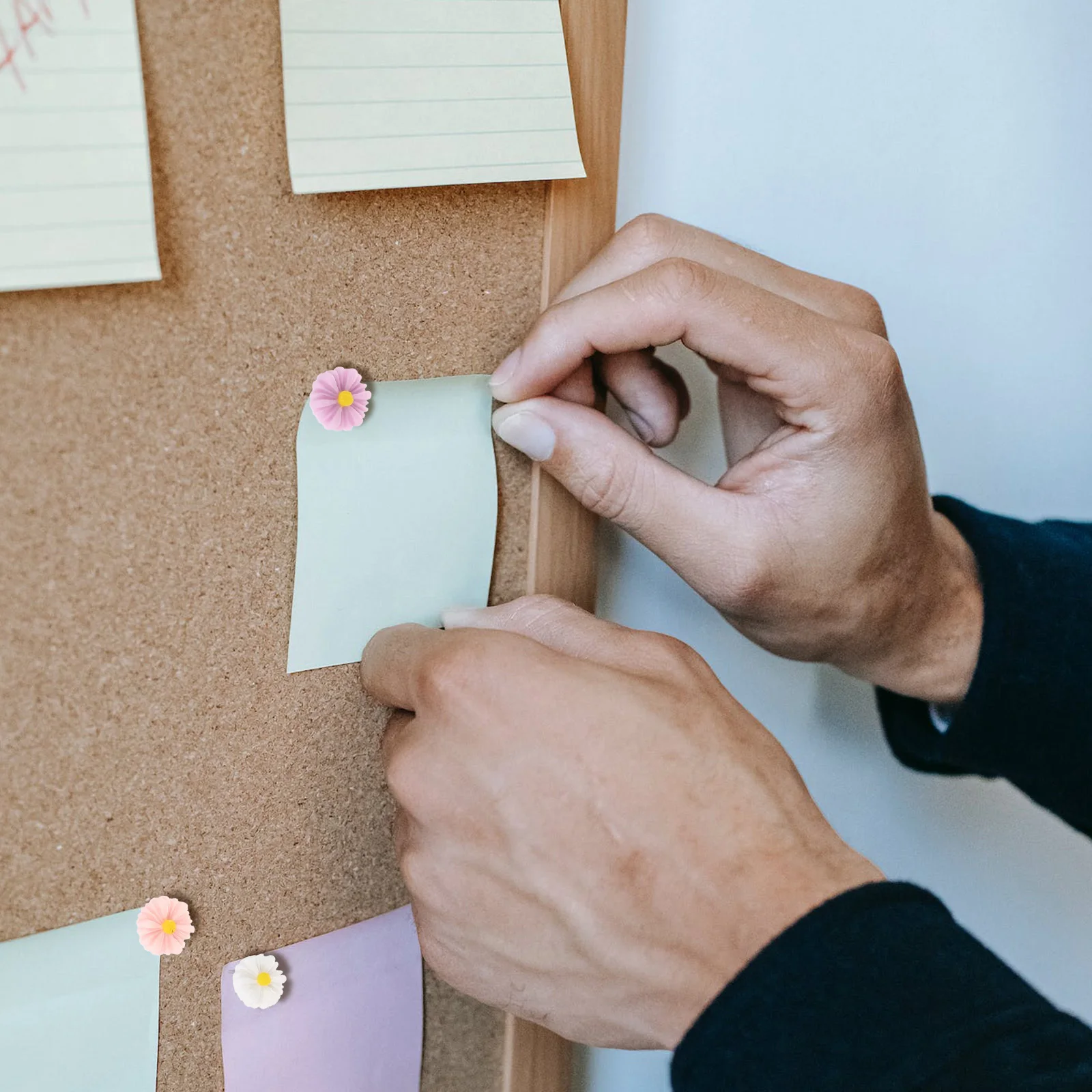 Канцелярские кнопки в форме цветка - Фотография_5