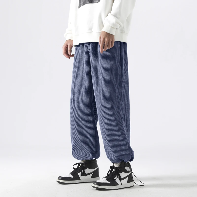 Брюки мужские прямые с карманами - Фотография_3