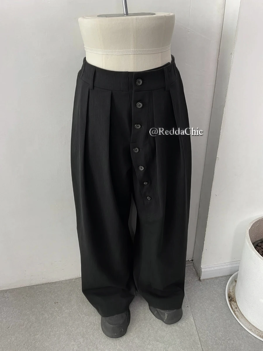 Reddachic классические брюки с нерегулярными пуговицами - Фотография_2
