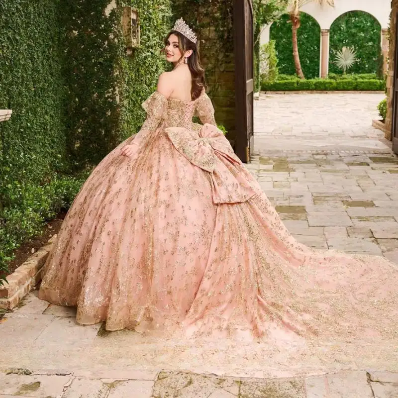 Бальное платье цвета шампанского