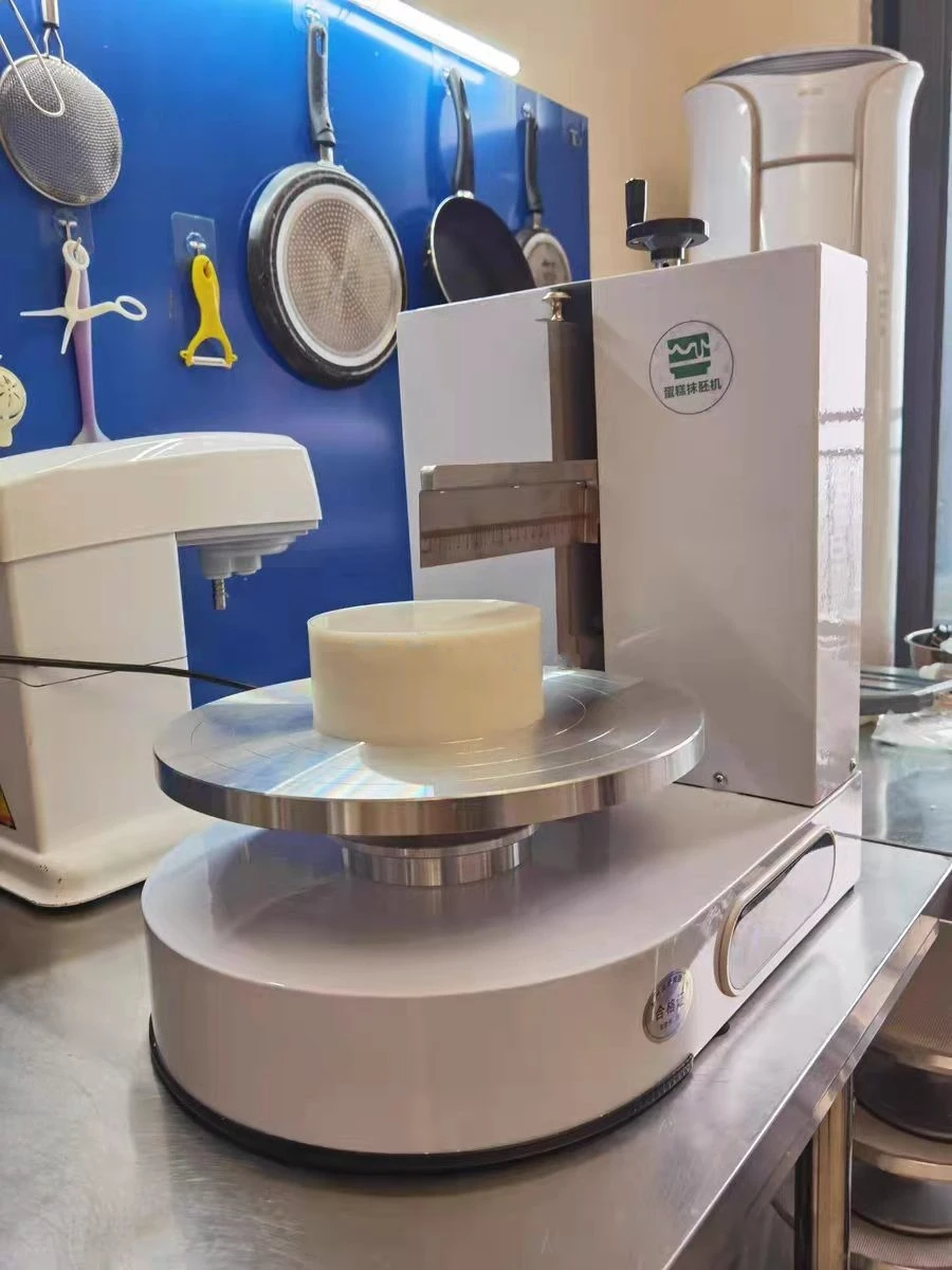 Машина для декорации небольшого торта - Фотография_6