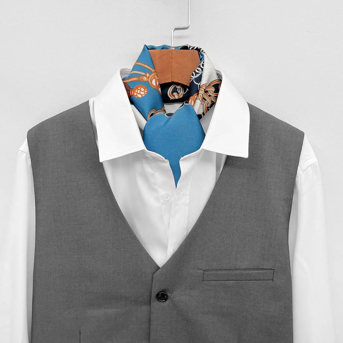 Мужской профессиональный костюм - Фотография_5