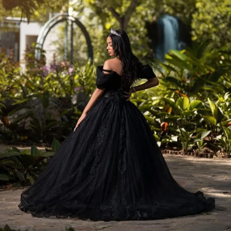 Блестящее черное платье quinceanera с плечами - Фотография_3